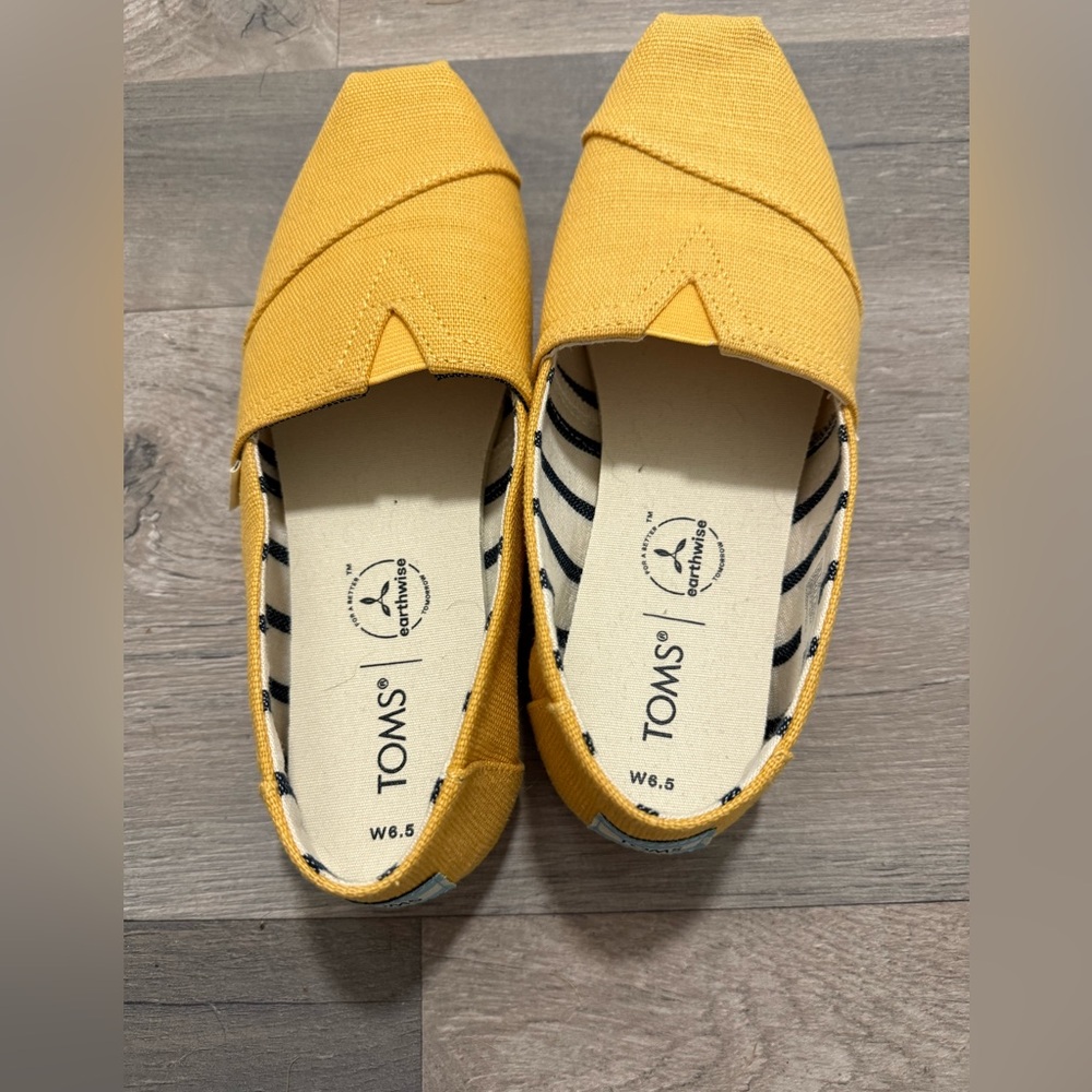 TOMS Women's Vibrant Yellow Moccasins